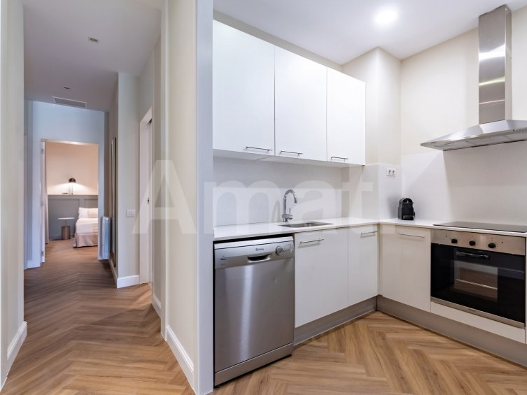 1840 APARTMENTS- Pis reformat i moblat amb 3 dorm. i piscina -12