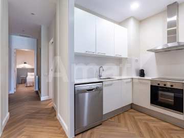 1840 APARTMENTS- Pis reformat i moblat amb 3 dorm. i piscina -12