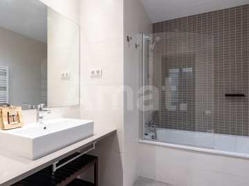 1840 APARTMENTS- Pis reformat i moblat amb 3 dorm. i piscina -25