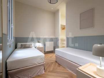 1840 APARTMENTS- Pis reformat i moblat amb 3 dorm. i piscina -27