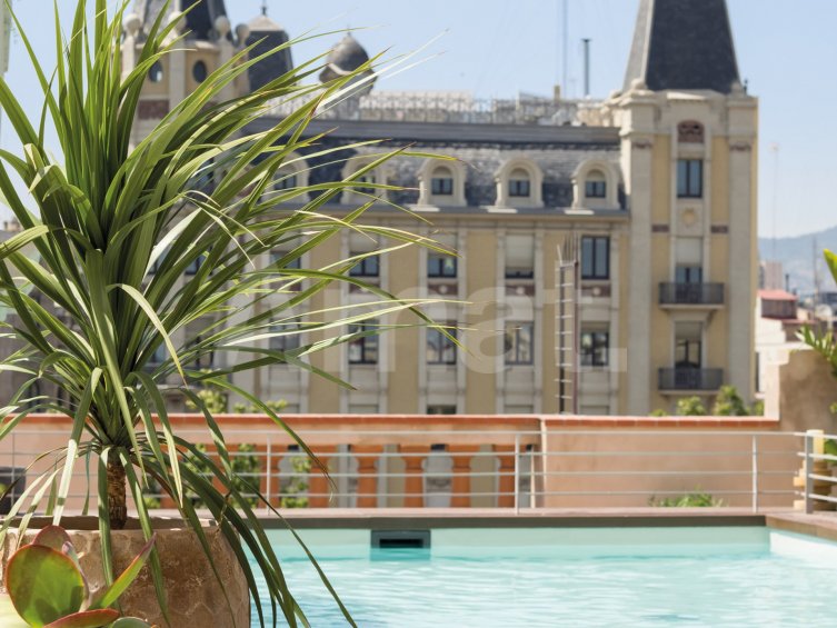 1840 APARTMENTS- Àtic-estudi reformat i moblat amb piscina -17