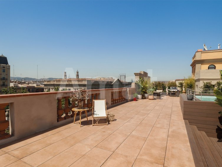 1840 APARTMENTS- Àtic-estudi reformat i moblat amb piscina -20