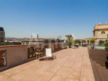 1840 APARTMENTS- Àtic-estudi reformat i moblat amb piscina -20