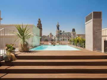1840 APARTMENTS- Àtic-estudi reformat i moblat amb piscina -4