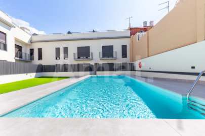 PLAÇA1 - Pis nou amb piscina comunitaria al centre -21