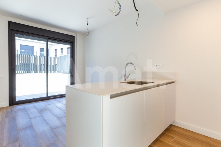 PLAÇA1 - Brand new ground floor fralt, with terrace and pool in the center -10