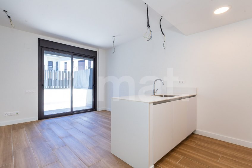 PLAÇA1 - Brand new ground floor fralt, with terrace and pool in the center -13