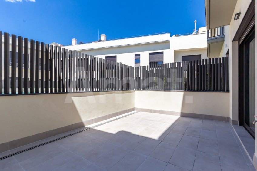 PLAÇA1 - Brand new ground floor fralt, with terrace and pool in the center -3