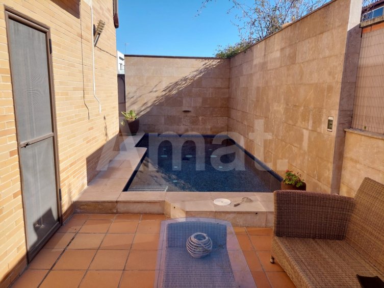 Xalet de 233 m2 construïts sobre una parcel·la de 420 m2 a Mirasol -10