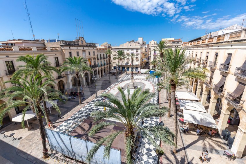 Piso nuevo con piscina, en el centro -10