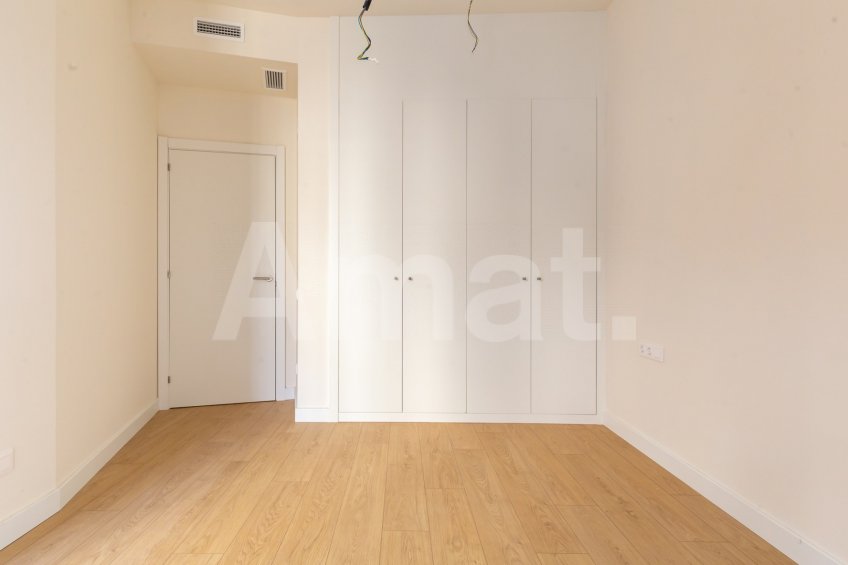 Piso nuevo con piscina, en el centro -12