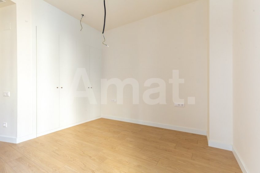 Piso nuevo con piscina, en el centro -13