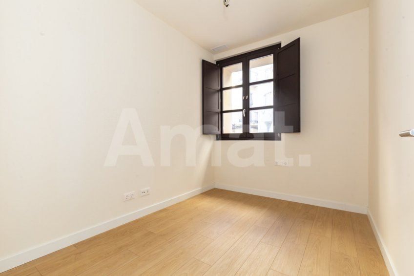 Piso nuevo con piscina, en el centro -16