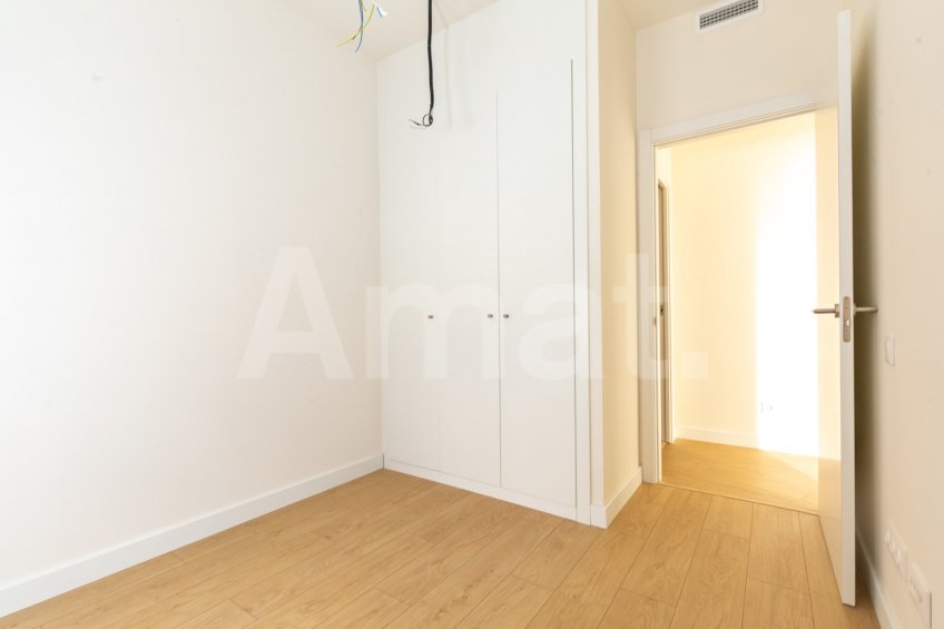 Piso nuevo con piscina, en el centro -17