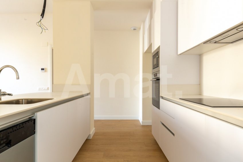 Piso nuevo con piscina, en el centro -24