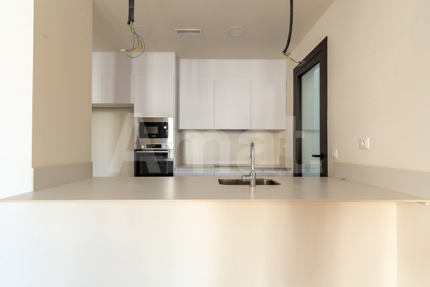 Piso nuevo con piscina, en el centro -25