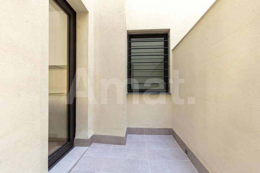 Piso nuevo con piscina, en el centro -28