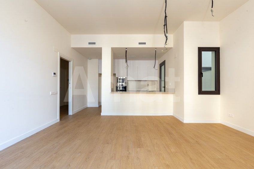 Piso nuevo con piscina, en el centro -30