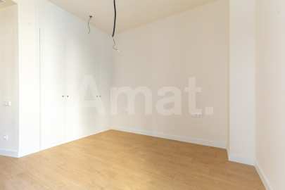 Piso nuevo con piscina, en el centro -13