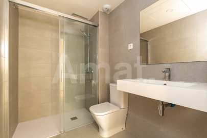 Piso nuevo con piscina, en el centro -14