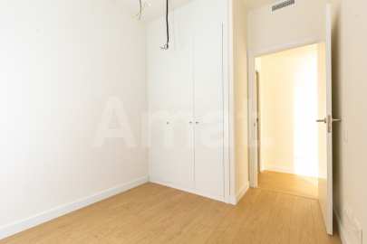 Piso nuevo con piscina, en el centro -17