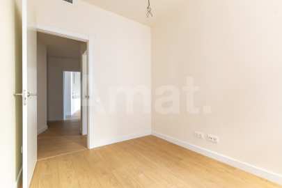 Piso nuevo con piscina, en el centro -19