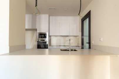 Piso nuevo con piscina, en el centro -25