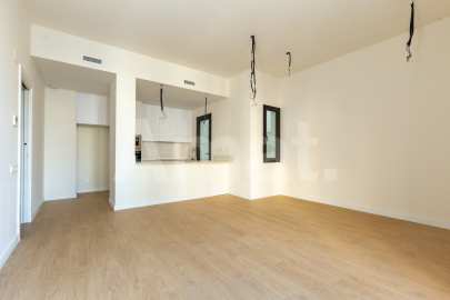 Piso nuevo con piscina, en el centro -29