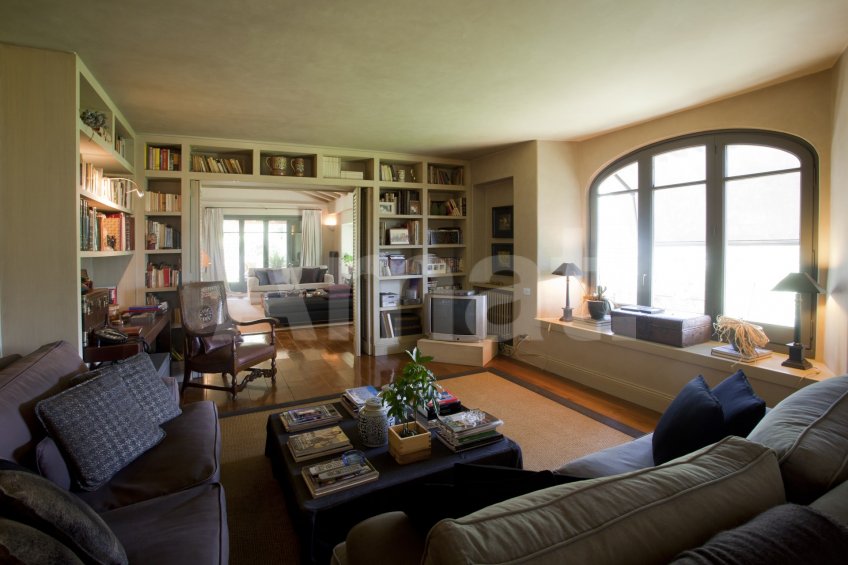 Masia d'estil toscanes a Collserola -12