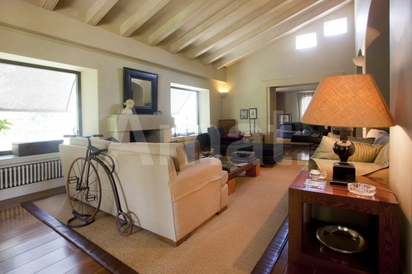 Masia d'estil toscanes a Collserola -2