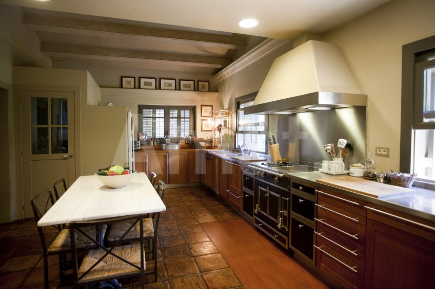 Masia d'estil toscanes a Collserola -3