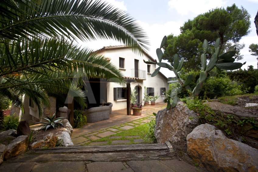 Masia d'estil toscanes a Collserola -34