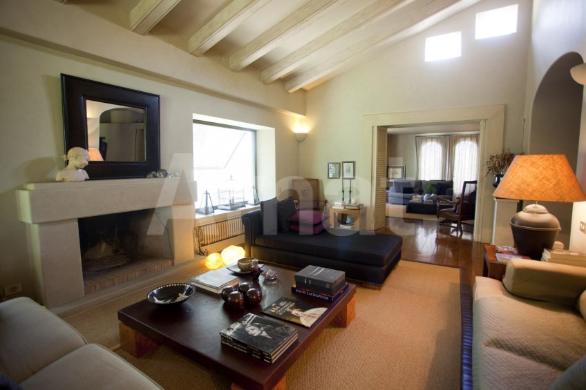 Masia d'estil toscanes a Collserola -8