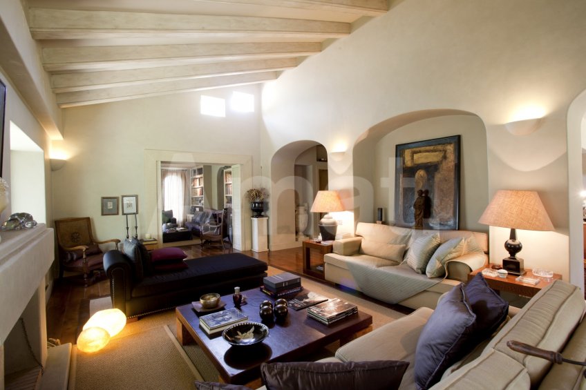 Masia d'estil toscanes a Collserola -9