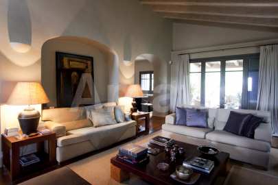 Masia d'estil toscanes a Collserola -10