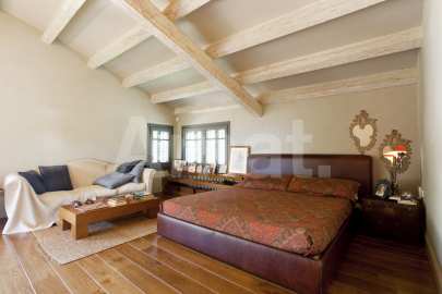 Masia d'estil toscanes a Collserola -4