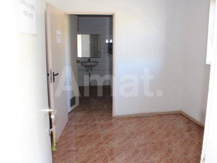 Nave industrial en alquiler con excelentes comunicaciones en Sant Just Desvern -13