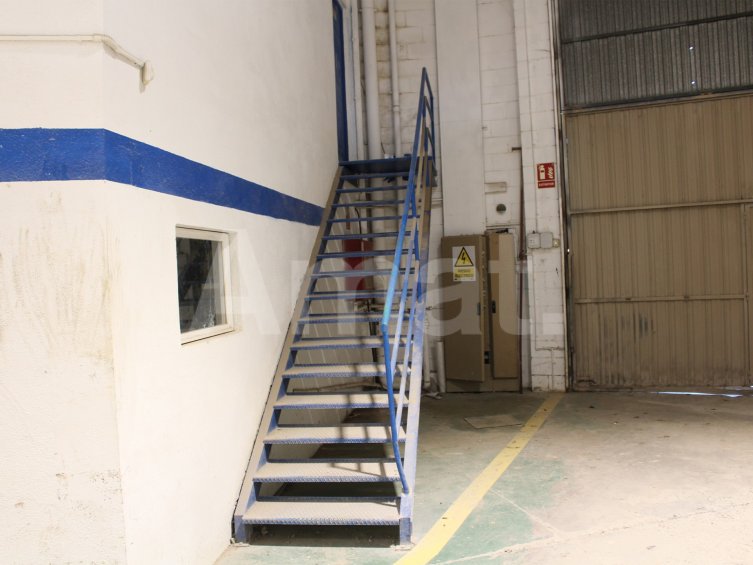 Nave industrial en alquiler con excelentes comunicaciones en Sant Just Desvern -21