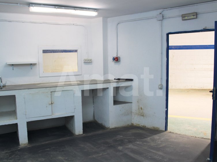 Nave industrial en alquiler con excelentes comunicaciones en Sant Just Desvern -24