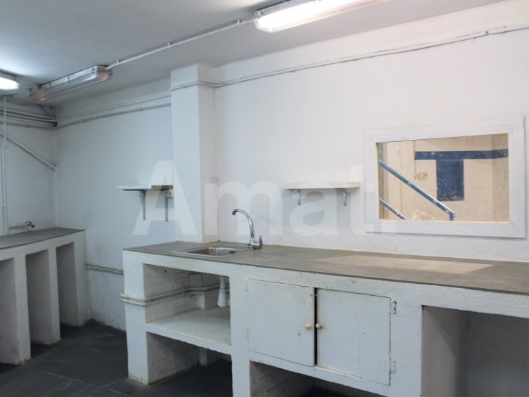 Nave industrial en alquiler con excelentes comunicaciones en Sant Just Desvern -25