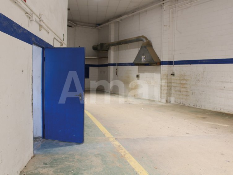Nave industrial en alquiler con excelentes comunicaciones en Sant Just Desvern -3