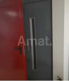 Magnificent Renovated Commercial Space in the Centre -10