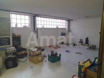 Magnificent Renovated Commercial Space in the Centre -9
