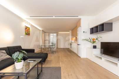 Habitatge seminou del 2017 al costat del Passeig Colom en venda
