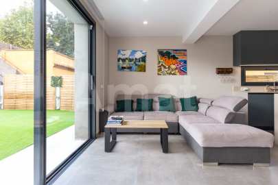 Casa d'estil modern a Mirasol	 -11
