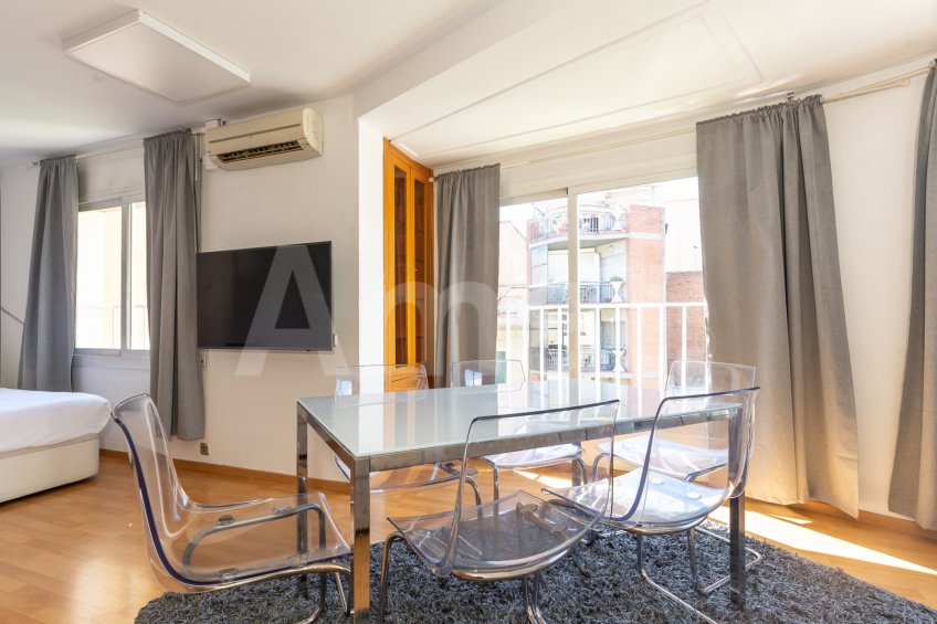 Flat with tourist license and views of the Sagrada Familia -18