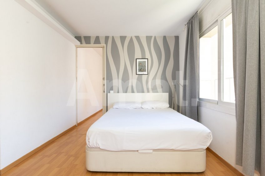 Flat with tourist license and views of the Sagrada Familia -20