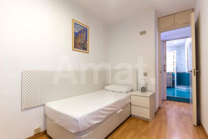 Flat with tourist license and views of the Sagrada Familia -23