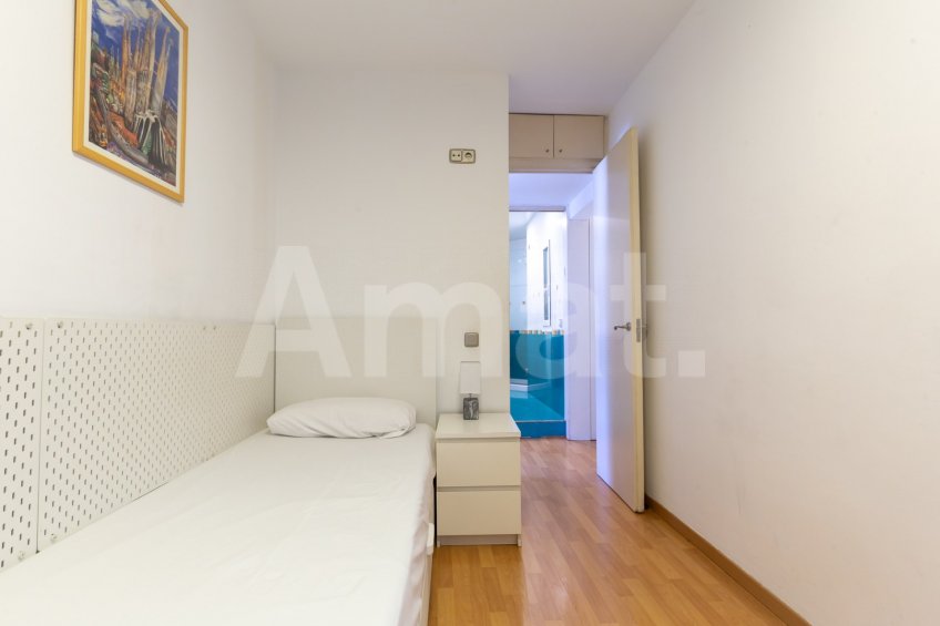 Flat with tourist license and views of the Sagrada Familia -24