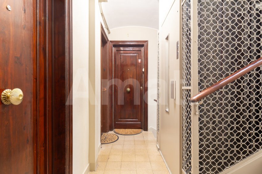 Flat with tourist license and views of the Sagrada Familia -35